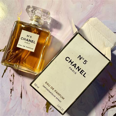 cena chanel 5|Chanel perfume no 5.